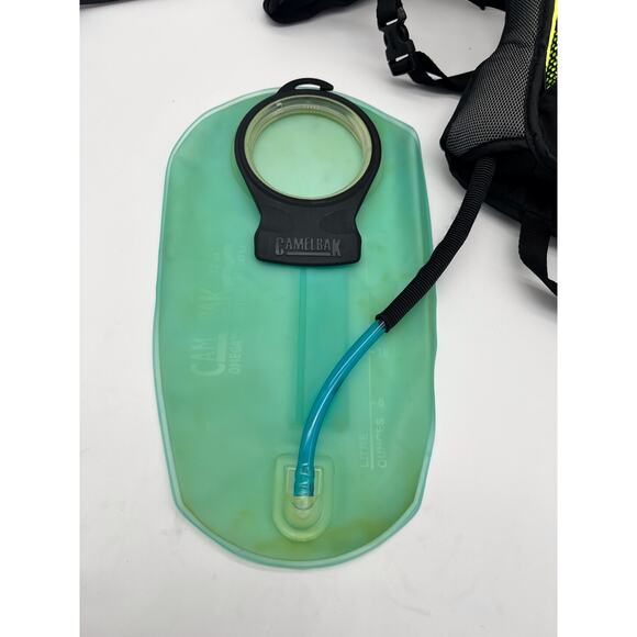 Camelback Hydration Backpack Includes Bladder Pack - Picture 6 of 7